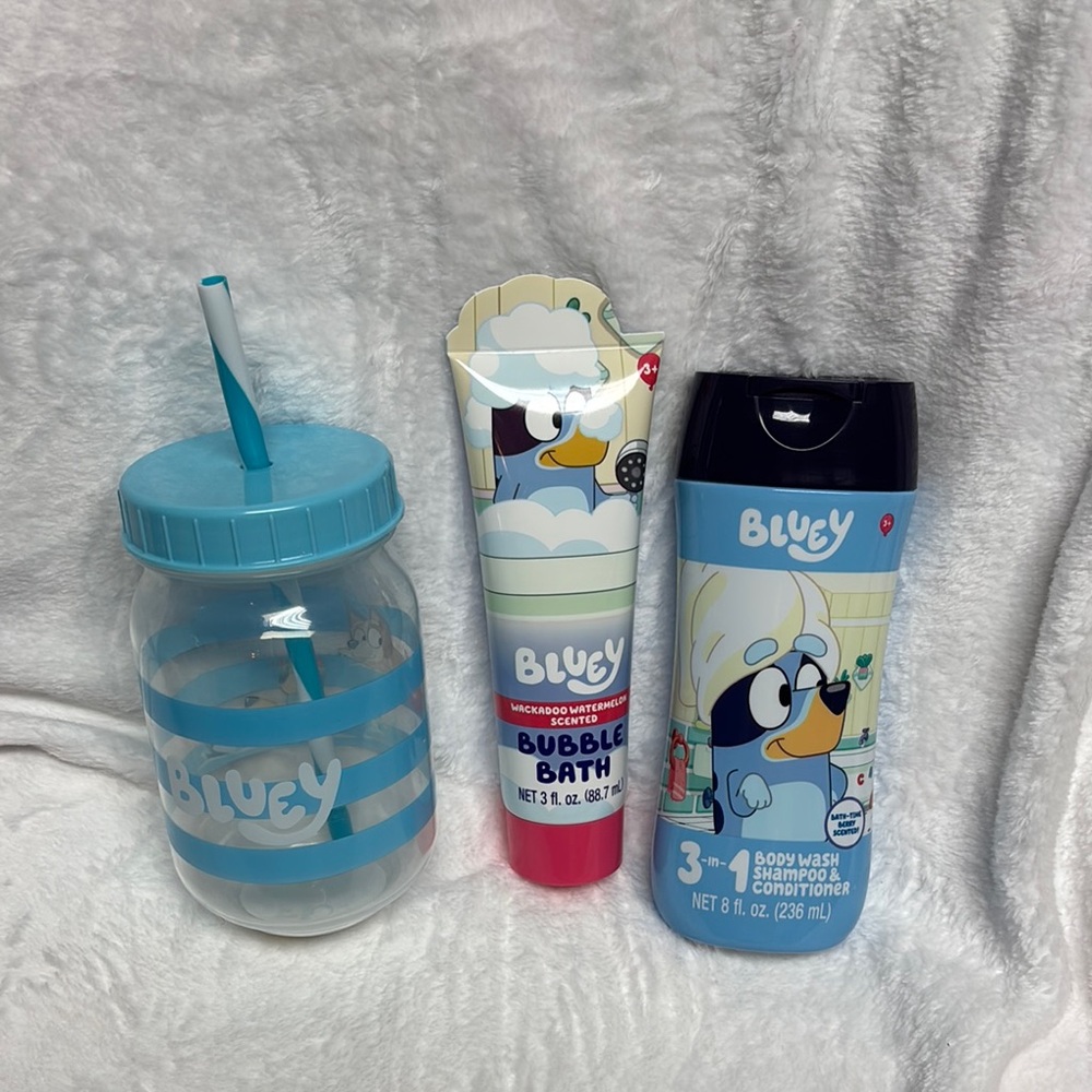 BNWT Bluey 3pc Set! Tumbler, Bubble Bath, 3in1 Bodywash, Shampoo, & Conditioner